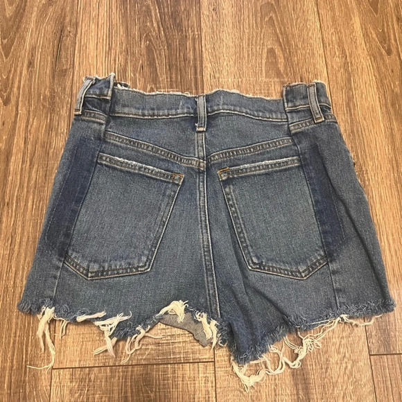Abercrombie & Fitch High Rise Mom Short Color: Medium Size: 27 - Picture 8 of 8